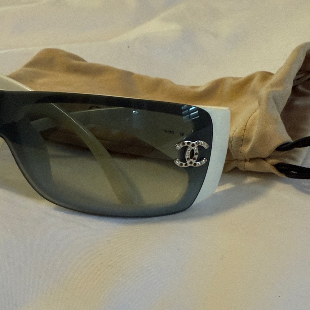Chanel y2k sunglasses - Picture 3 of 4